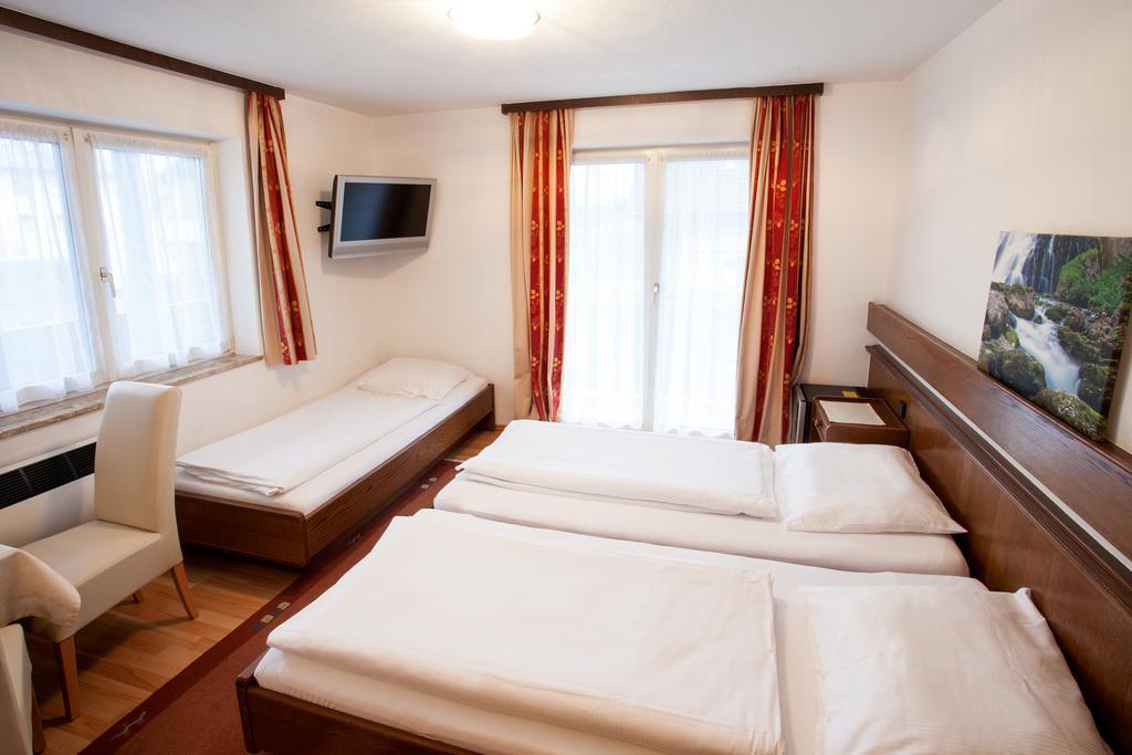 Gaestehaus Sunkler Golling an der Salzach Pokoj fotografie